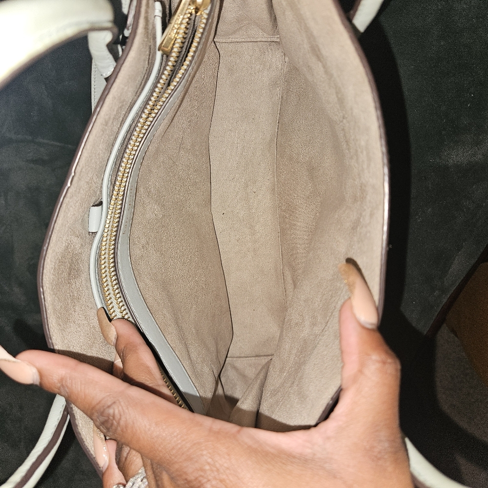 Kate Spade Purse - Picture 3 of 8